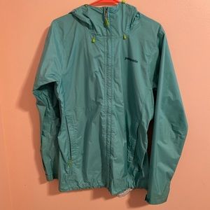 patagonia raincoat